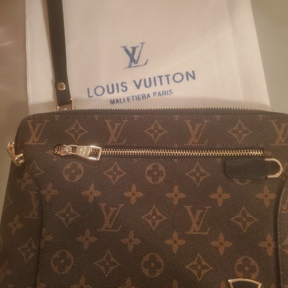 LOUIS VUTTON AUTHENTIC CLUTCH - Picture 8 of 12